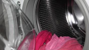 Под Ривне 3-летний ребенок засунул руку во включенную стиральную машинку