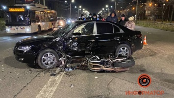 В Кривом Роге в ДТП с Hyundai и мотоциклом погибли парень и девушка: поиск свидетелей