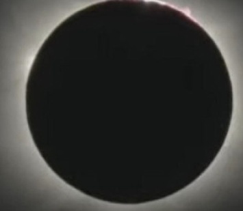 NASA показала кадры уникального солнечного затмения, которое бывает раз в 18 лет