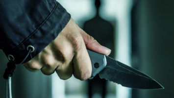 В Днепре мужчина с ножом напал на четырех людей