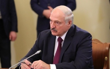Лукашенко считает "глупой затеей" строительство Польшей стены на границе