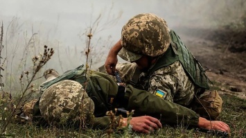 Российские боевики вчера ранили на Донбасс двух украинских бойцов. Один в тяжелом состоянии