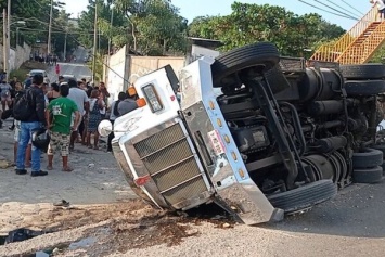 Десятки человек погибли в ДТП с грузовиком в Мексике