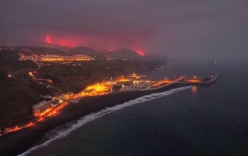 На Канарах активность вулкана снизилась