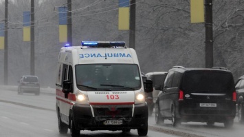 Перенес несколько инсультов: под Киевом мужчина три дня пролежал на полу