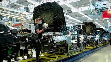 Daimler приостановит на месяц завод Mercedes в Венгрии