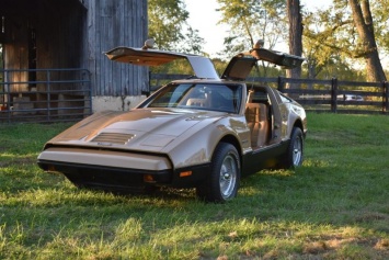 На аукцион выставлен экзотический Bricklin SV-1 1975 года