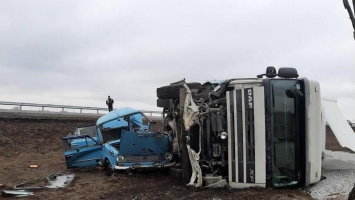 Смертельное ДТП с ВАЗом и грузовиком на трассе в Днепропетровской области: нужны свидетели