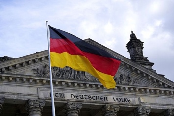 Германия высылает из страны двух российских дипломатов