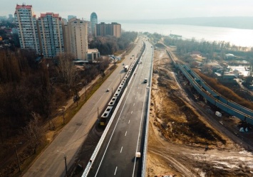 В Запорожье завершили строительство съездов и эстакад нового вантового моста