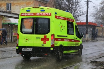 В Крыму эвакуировали застрявшую в грязи скорую помощь