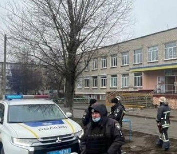 "Минирование" школ в Бердянске: полиция проверила пять школ и не выявила взрывчатку