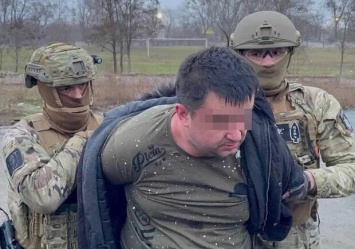 Полиция задержала блогера, который плюнул в лицо патрульному в Харькове (видео)