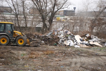 В Днепре продолжается борьба со стихийными свалками