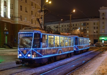 В Днепре к праздникам запустят новогодний трамвай