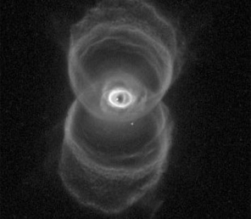 Hubble поймал загадочную туманность. В ее центре изображен глаз
