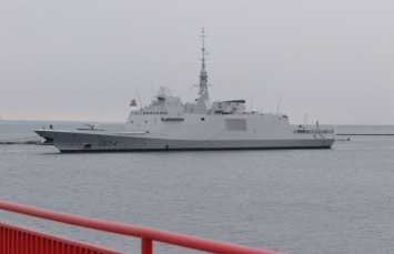 В Одессу прибыл корабль ВМС Французской Республики Auvergne