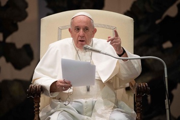 Папа Римский в рождественском послании выступил против "метастаз конфликта" в Украине