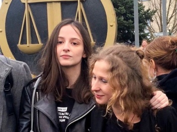 Мария Алехина и Люся Штейн объявили голодовку, требуя возможности общаться