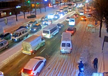 Метель в Запорожье: в каком состоянии дороги и где пробки