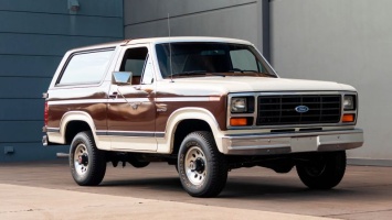 Ford Bronco 1982 года с пробегом в 5 642 км оценили вдвое дороже по сравнению с новой моделью