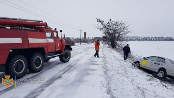 В Запорожской области заложниками непогоды стали десятки водителей: есть пострадавшие