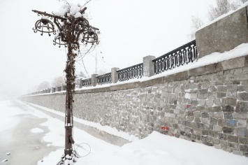 В Днепре закончили ремонт подпорной стены на Сичеславской Набережной