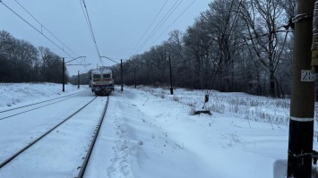 Под Харьковом "Газель" пыталась обогнать поезд, водитель погиб (фото)