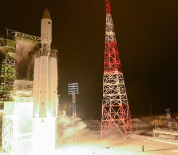 20-тонный "военный спутник" РФ может рухнуть на Землю в ближайшее дни (фото)