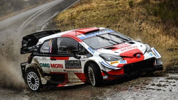 В сети появилась забавная пародия на раллийный Toyota Yaris WRC Hybrid