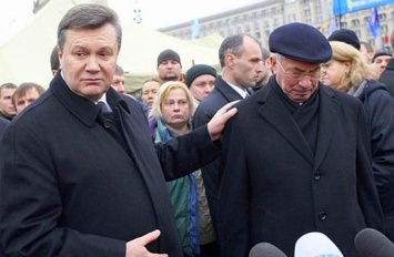 Азаров пошел снимать санкции СНБО в Окружной админсуд Киева