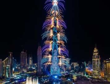 Украинская компания в Дубае устроила новогоднее LED-шоу на самом высоком здании мира (ФОТО, ВИДЕО)