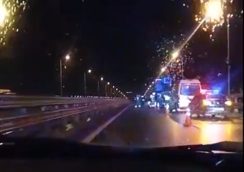 Под арками Крымского моста «ВАЗ» протаранил автокран: двое погибших