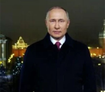 «Тони Старк на минималках»: в сети шутят над новогодним образом Владимира Путина. ФОТО