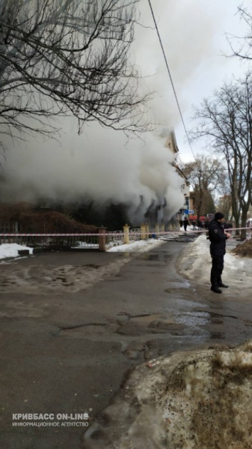 В Кривом Роге пылает ресторан