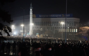 Майдан в Казахстане: массовые протесты, палаточные городки и горящие полицейские машины