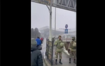 В Алматы протестующие захватили аэропорт - СМИ