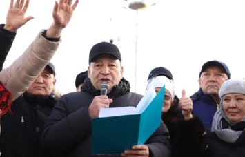 В Казахстане на фоне протестов продлили каникулы в школах и вузах. Иностранцам закрыт въезд в страну