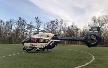 Вертолетом МВД в больницу доставили девушку