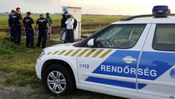 Венгерская полиция обстреляла грузовик с 30 мигрантами
