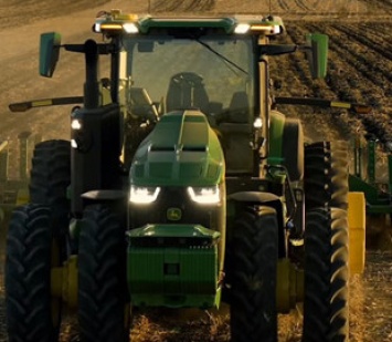 Можно управлять со смартфона: John Deere показала свой беспилотный трактор