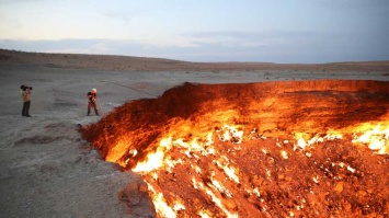 Президент Туркмении распорядился потушить кратер «Врата ада» (ВИДЕО)
