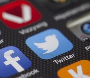 Twitter тестирует функцию видеореакции на твиты