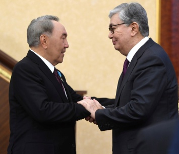 Пресс-секретарь: Назарбаев добровольно передал полномочия Токаеву