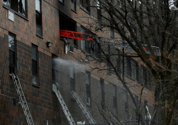 В Нью-Йорке при пожаре погибли 19 человек, среди которых много детей
