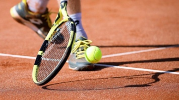 В мире спорта скандал: лучшего теннисиста мира депортируют из Австралии
