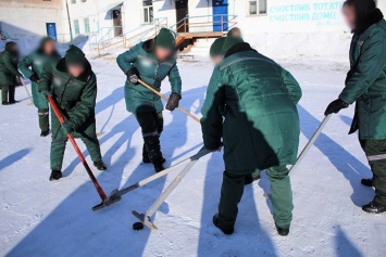 С сайта ФСИН пропала новость об игре заключенных в хоккей швабрами