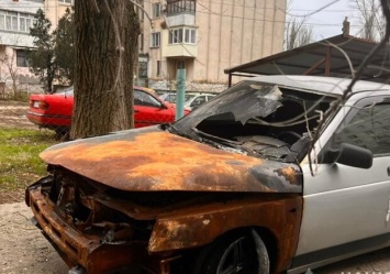 Дикая месть: житель Одессы сжег автомобиль обидчика