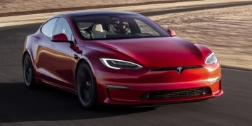 Tesla обновила Model S