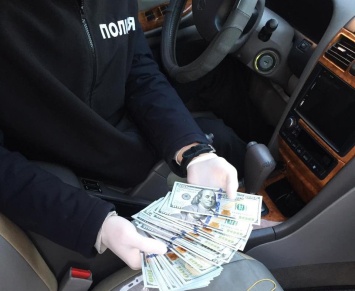В Николаеве полицейскому предлагали $4 тыс за "отмазать от ДТП" (ФОТО)